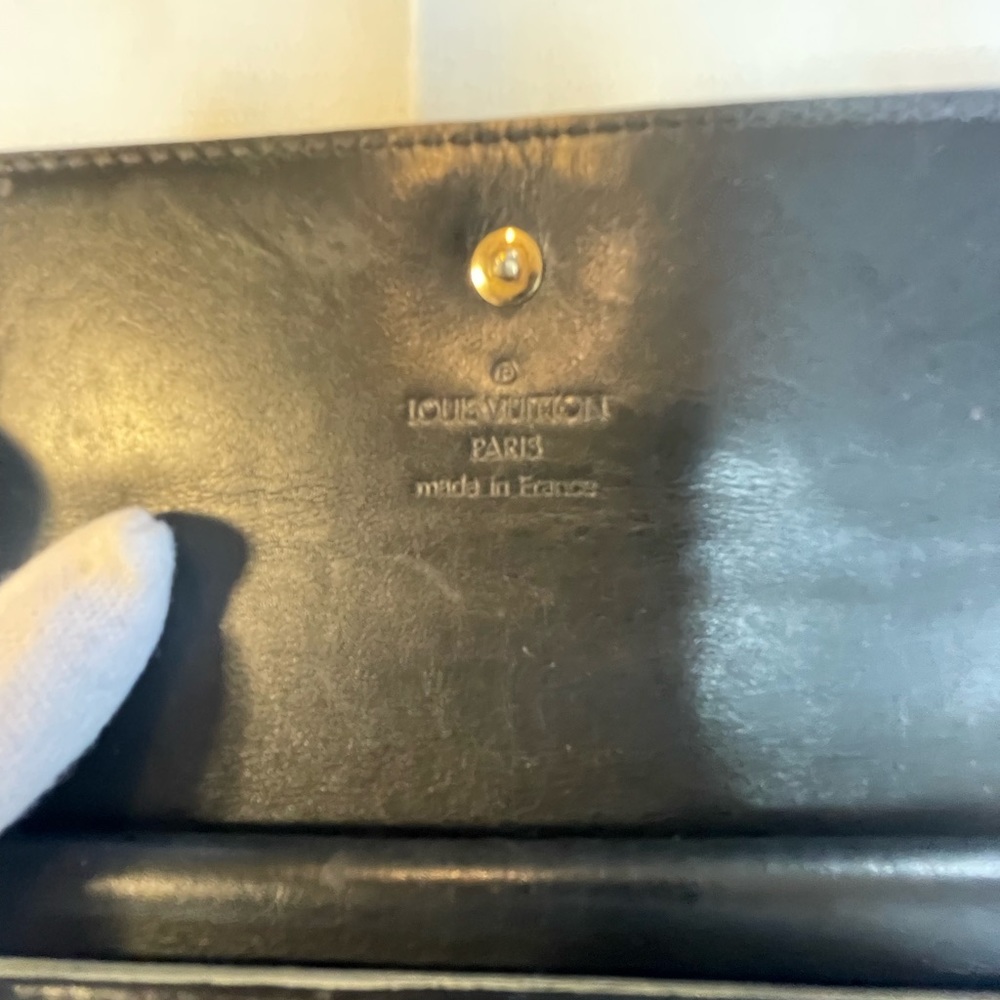Louis Vuitton Suhali Porte-Trésor International Wallet - Picture 7 of 15